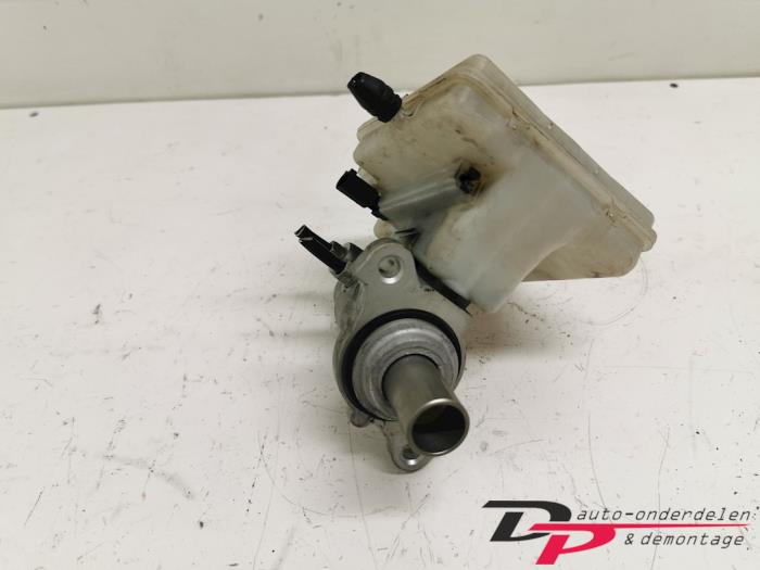Master cylinder from a MINI Mini (R56) 1.4 16V One 2007