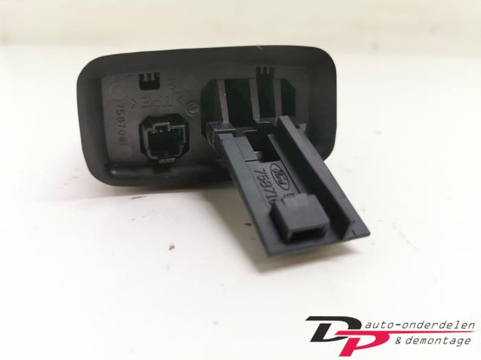 Steering wheel mounted radio control from a Ford Focus 2 1.6 16V 2010