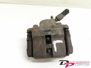 Used Front brake calliper, left Renault Twingo II (CN) 1.2 16V Price € 11,70 Margin scheme offered by DP Auto-onderdelen & Demontage