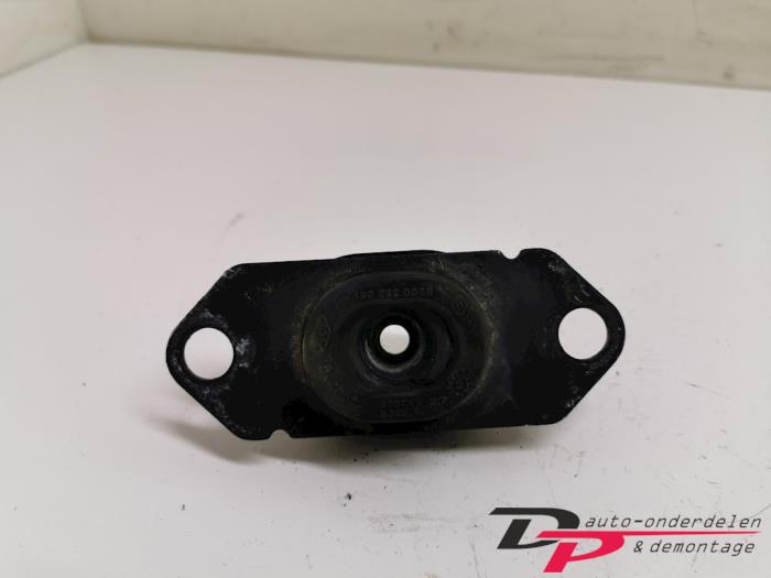 Used Engine mount Renault Clio III (BR/CR) 1.2 16V TCe 100 Price € 9,00 Margin scheme offered by DP Auto-onderdelen & Demontage