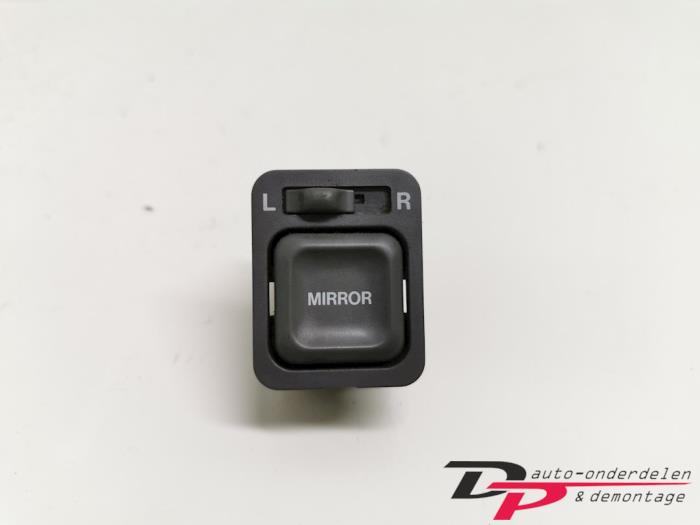 Używane Przelacznik lusterka Honda CR-V (RD1/3) 2.0i 16V VTEC Cena € 15,75 Procedura marży oferowane przez DP Auto-onderdelen & Demontage