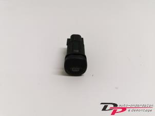Used Rear window heating switch Ford Fiesta 4 1.25 16V Price € 9,00 Margin scheme offered by DP Auto-onderdelen & Demontage