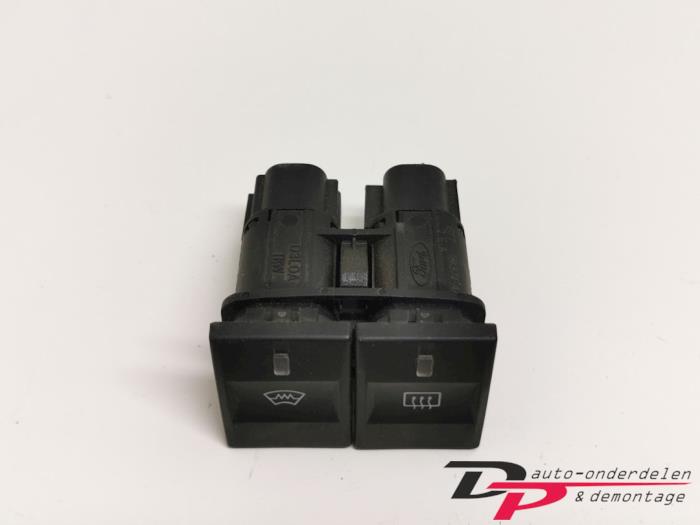 Rear window heating switch from a Ford Mondeo III Wagon 2.0 16V 2002