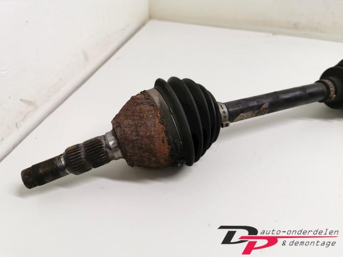 Front drive shaft, right from a Opel Vectra C Caravan 2.2 DIG 16V 2004
