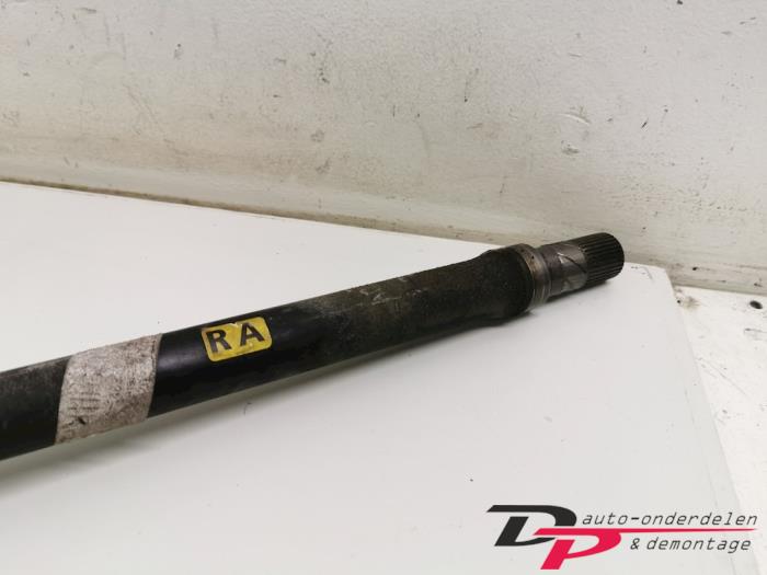 Front drive shaft, right from a Opel Vectra C Caravan 2.2 DIG 16V 2004