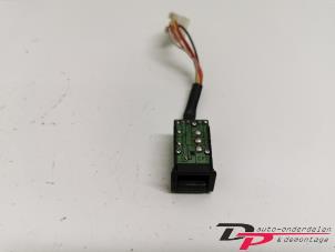 Usados Interruptor de limpiaparabrisas Suzuki Swift (SF310/413) 1.3 Precio € 7,20 Norma de margen ofrecido por DP Auto-onderdelen & Demontage