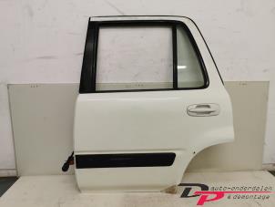 Używane Drzwi lewe tylne wersja 4-drzwiowa Honda CR-V (RD1/3) 2.0i 16V VTEC Cena € 67,50 Procedura marży oferowane przez DP Auto-onderdelen & Demontage