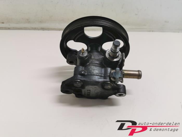 Power steering pump from a Mitsubishi Space Star (DG) 1.6 16V 2003