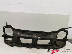 Used Front panel Opel Vivaro 1.9 DTI 16V Price € 27,00 Margin scheme offered by DP Auto-onderdelen & Demontage