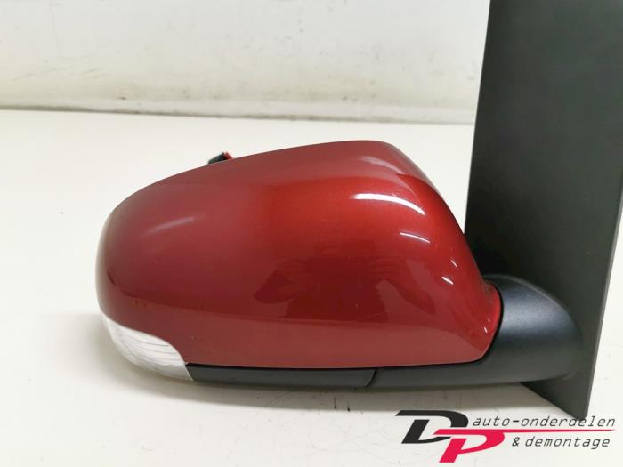 Wing mirror, right from a Volkswagen Touran (1T1/T2) 2.0 FSI 16V 2005