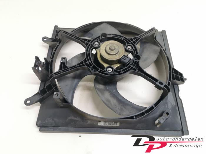 Cooling fans from a Mitsubishi Carisma 1.8 GDI 16V 2000