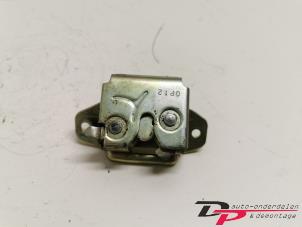 Used Tailgate lock mechanism Daihatsu Sirion/Storia (M1) 1.0 12V DVVT Price € 9,00 Margin scheme offered by DP Auto-onderdelen & Demontage