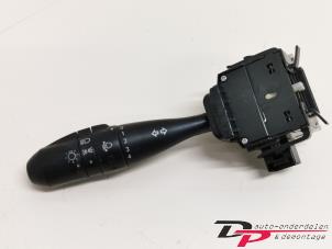 Usagé Commutateur feu clignotant Mitsubishi Colt (Z2/Z3) 1.3 16V Prix € 9,90 Règlement à la marge proposé par DP Auto-onderdelen & Demontage