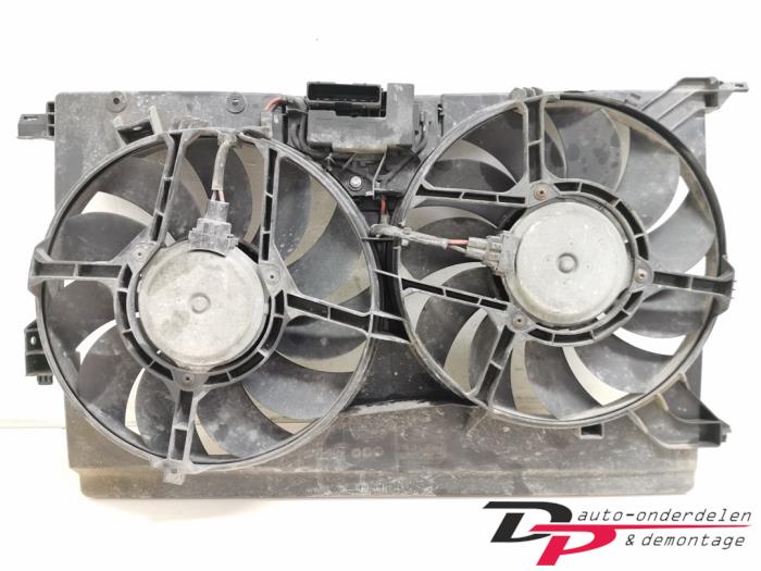 Cooling fans from a Opel Vectra C GTS 2.2 16V 2003