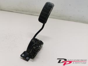 Used Accelerator pedal Opel Movano (4A1; 4A2; 4B2; 4B3; 4C2; 4C3) 3.0 CDTI 16V Price € 45,00 Margin scheme offered by DP Auto-onderdelen & Demontage
