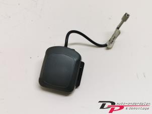 Usagé Antenne GPS BMW 3 serie (E46/2) 330 Ci 24V Prix € 22,50 Règlement à la marge proposé par DP Auto-onderdelen & Demontage