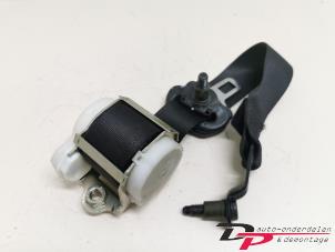 Used Rear seatbelt, right Opel Signum (F48) 2.2 Direct 16V Price € 15,75 Margin scheme offered by DP Auto-onderdelen & Demontage