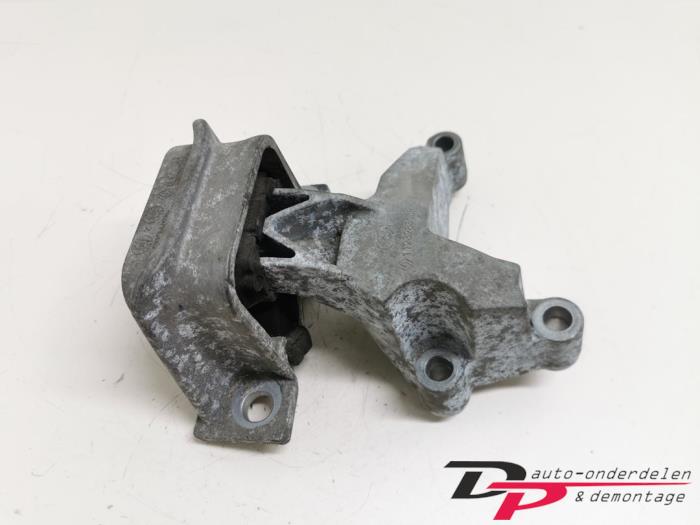 Used Engine mount Renault Twingo II (CN) 1.2 Price € 9,00 Margin scheme offered by DP Auto-onderdelen & Demontage