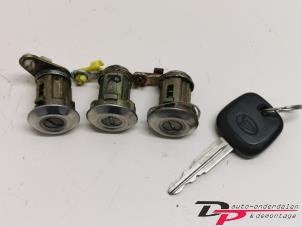 Used Set of cylinder locks (complete) Daihatsu YRV (M2) 1.3 16V DVVT Price € 36,00 Margin scheme offered by DP Auto-onderdelen & Demontage