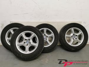 Usagé Kit jantes + pneus d'hivers BMW X5 (E53) 3.0 24V Prix € 179,10 Règlement à la marge proposé par DP Auto-onderdelen & Demontage