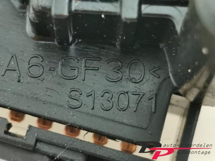 Interruptor de limpiaparabrisas de un Suzuki Alto (GF) 1.0 12V 2009
