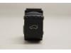 Tailgate switch from a Volkswagen Passat (3B3), 2000 / 2005 2.0, Saloon, 4-dr, Petrol, 1.984cc, 85kW (116pk), FWD, AZM; EURO4, 2000-11 / 2005-03, 3B3 2001