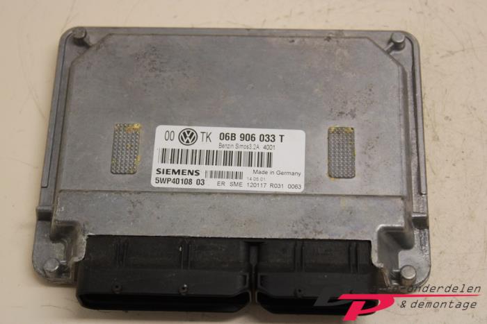Cerradura de contacto y ordenador de un Volkswagen Passat (3B3) 2.0 2001