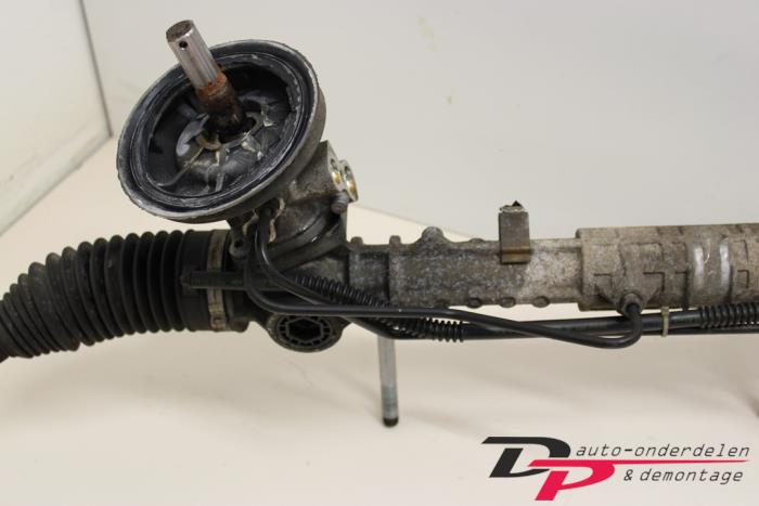 Power steering box from a Citroën C4 Berline (LC) 1.6 16V 2006