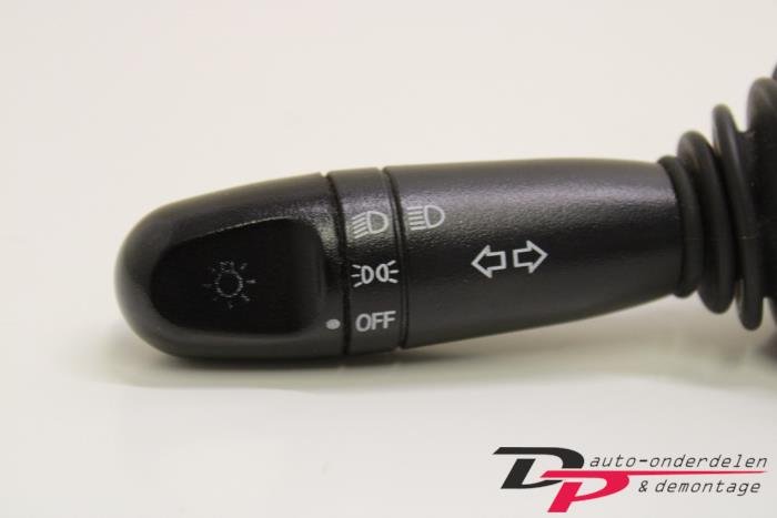 Commutateur feu clignotant d'un Daewoo Tacuma 1.8 Pure,SE,SX 2001