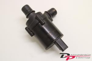 Usagé Pompe à eau supplémentaire Citroen DS5 (KD/KF) 2.0 165 HYbrid4 16V Prix € 40,00 Règlement à la marge proposé par DP Auto-onderdelen & Demontage
