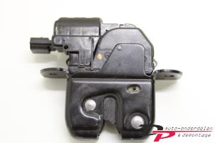 Used Tailgate lock mechanism Renault Grand Scénic III (JZ) 1.4 16V TCe 130 Price € 12,00 Margin scheme offered by DP Auto-onderdelen & Demontage