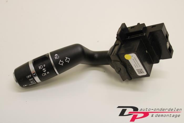 Indicator switch from a Land Rover Range Rover Evoque (LVJ/LVS) 2.2 SD4 16V Coupe 2012