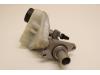 Master cylinder from a Land Rover Range Rover Evoque (LVJ/LVS) 2.2 SD4 16V Coupe 2012
