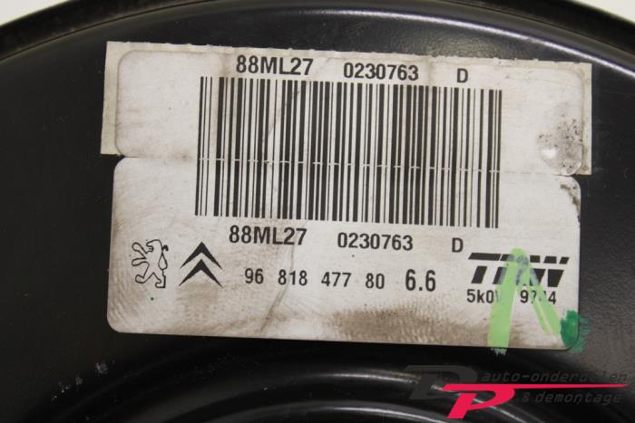 Brake servo from a Peugeot 207 SW (WE/WU) 1.6 16V VTRi 2011