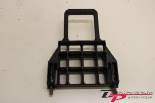 Used Battery box Mercedes A (W169) 1.5 A-150 5-Drs. Price € 8,00 Margin scheme offered by DP Auto-onderdelen & Demontage