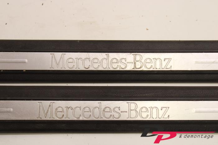 Decorative strip from a Mercedes-Benz A (W169) 1.5 A-150 5-Drs. 2005
