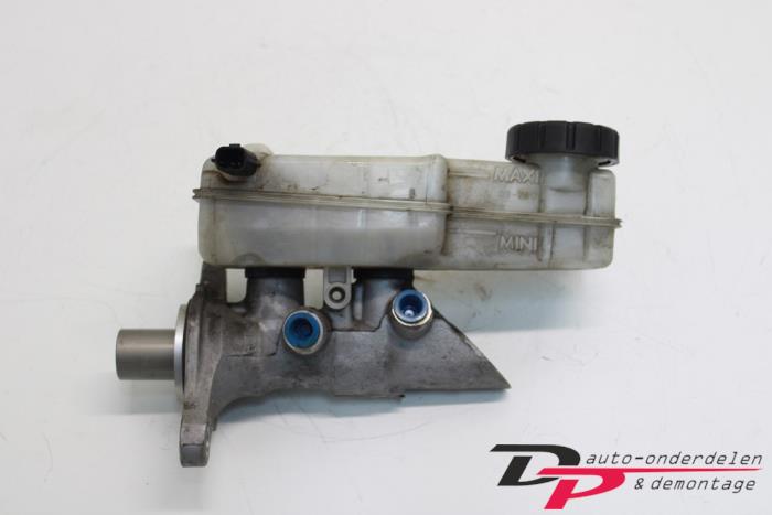 Gebrauchte Hauptbremszylinder Renault Megane III Berline (BZ) 1.5 dCi 90 Preis € 14,87 Margenregelung angeboten von DP Auto-onderdelen & Demontage