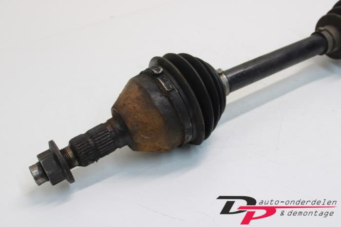 Front drive shaft, left from a Opel Vectra C GTS 2.2 DIG 16V 2005