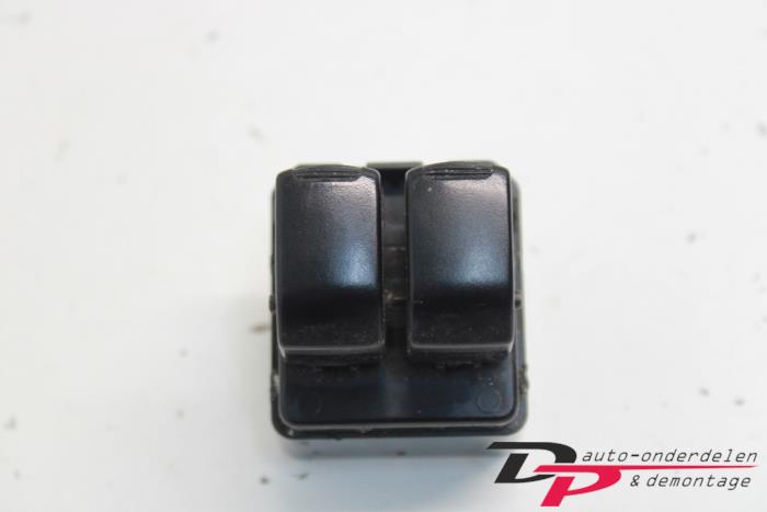 Usados Interruptor de ventanilla eléctrica Chevrolet Kalos (SF48) 1.4 Precio € 10,00 Norma de margen ofrecido por DP Auto-onderdelen & Demontage