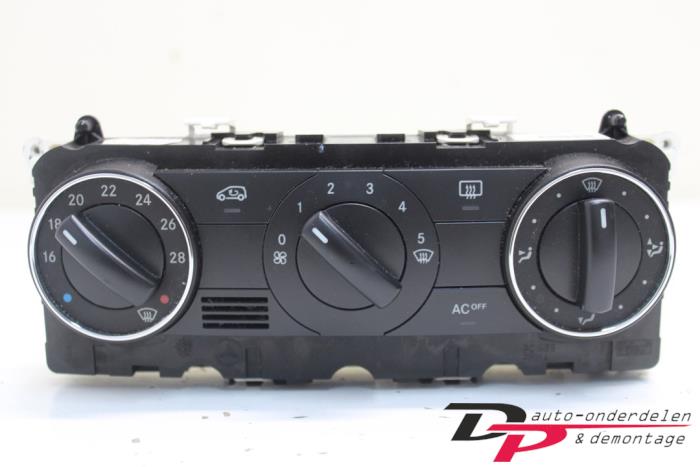 Panel de control de calefacción de un Mercedes-Benz A (W169) 1.7 A-170 5-Drs. 2006
