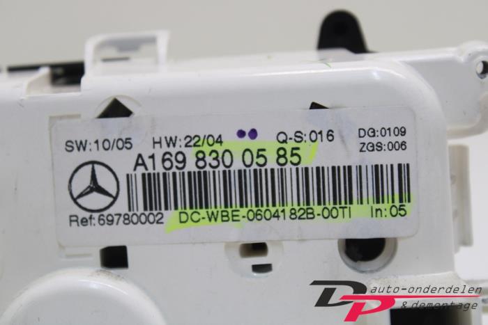 Panel sterowania nagrzewnicy z Mercedes-Benz A (W169) 1.7 A-170 5-Drs. 2006