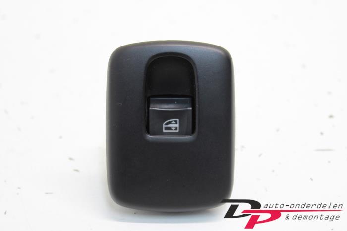 Usados Interruptor de ventanilla eléctrica Smart Forfour (453) 1.0 12V Precio € 7,65 Norma de margen ofrecido por DP Auto-onderdelen & Demontage