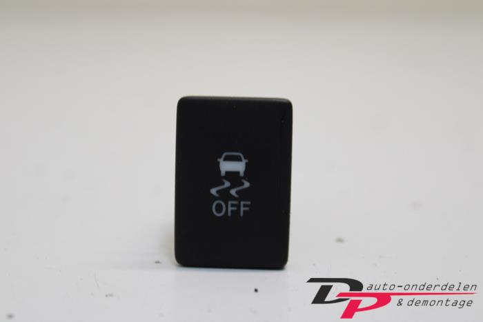 Usados Interruptor ESP Toyota iQ 1.0 12V VVT-i Precio € 5,95 Norma de margen ofrecido por DP Auto-onderdelen & Demontage