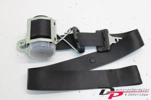 Used Front seatbelt, right Ford Fiesta 5 (JD/JH) 1.6 16V Price € 10,00 Margin scheme offered by DP Auto-onderdelen & Demontage