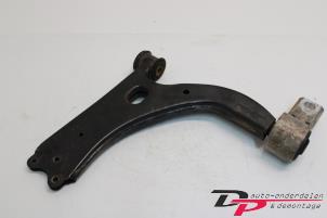 Usagé Bras de suspension avant gauche Ford Fusion 1.4 16V Prix € 16,15 Règlement à la marge proposé par DP Auto-onderdelen & Demontage