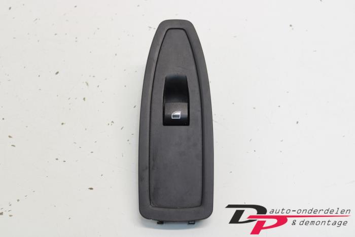 Usados Interruptor de ventanilla eléctrica BMW 1 serie (F20) 114d 1.6 16V Precio € 4,25 Norma de margen ofrecido por DP Auto-onderdelen & Demontage
