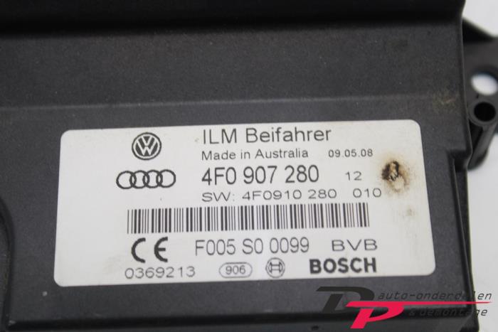 BordSteuergerät van een Audi Q7 (4LB) 3.0 TDI V6 24V 2008