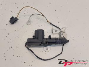 Used Central locking motor Ford Ka I 1.3i Price € 15,00 Margin scheme offered by DP Auto-onderdelen & Demontage