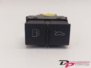 Used Tank cap cover switch Audi TT Roadster (8J9) 2.0 TFSI 16V Price € 9,00 Margin scheme offered by DP Auto-onderdelen & Demontage