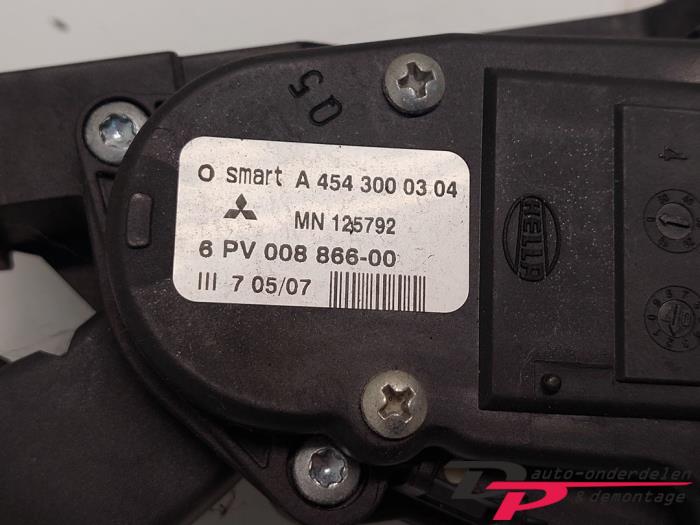 Accelerator pedal from a Mitsubishi Colt CZC 1.5 16V 2007